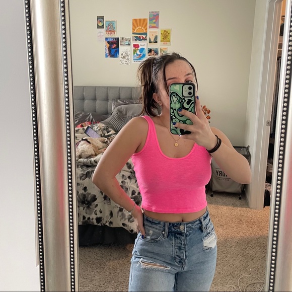 ❌ SOLD ❌ LF Neon Pink Tank Top - Picture 2 of 2
